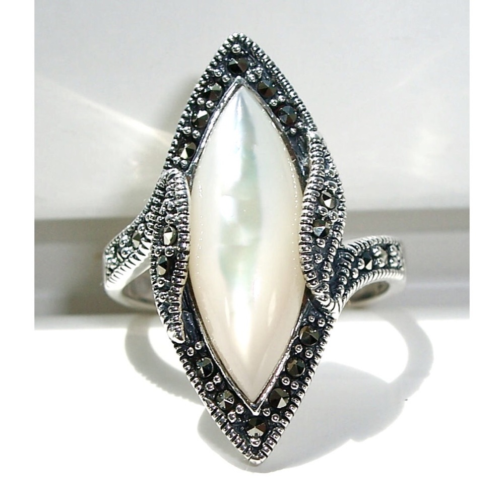 925 STERLING SILVER Marquise Mother Of Pearl & Marcasite Ring